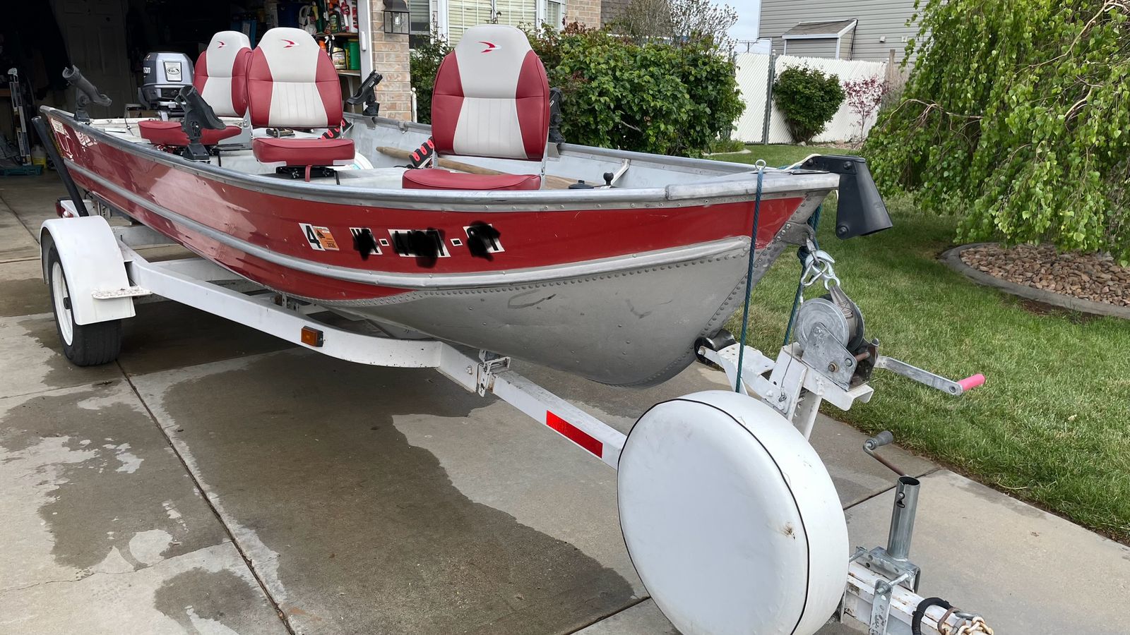 16' Lowe Boat with Electric Start Motor