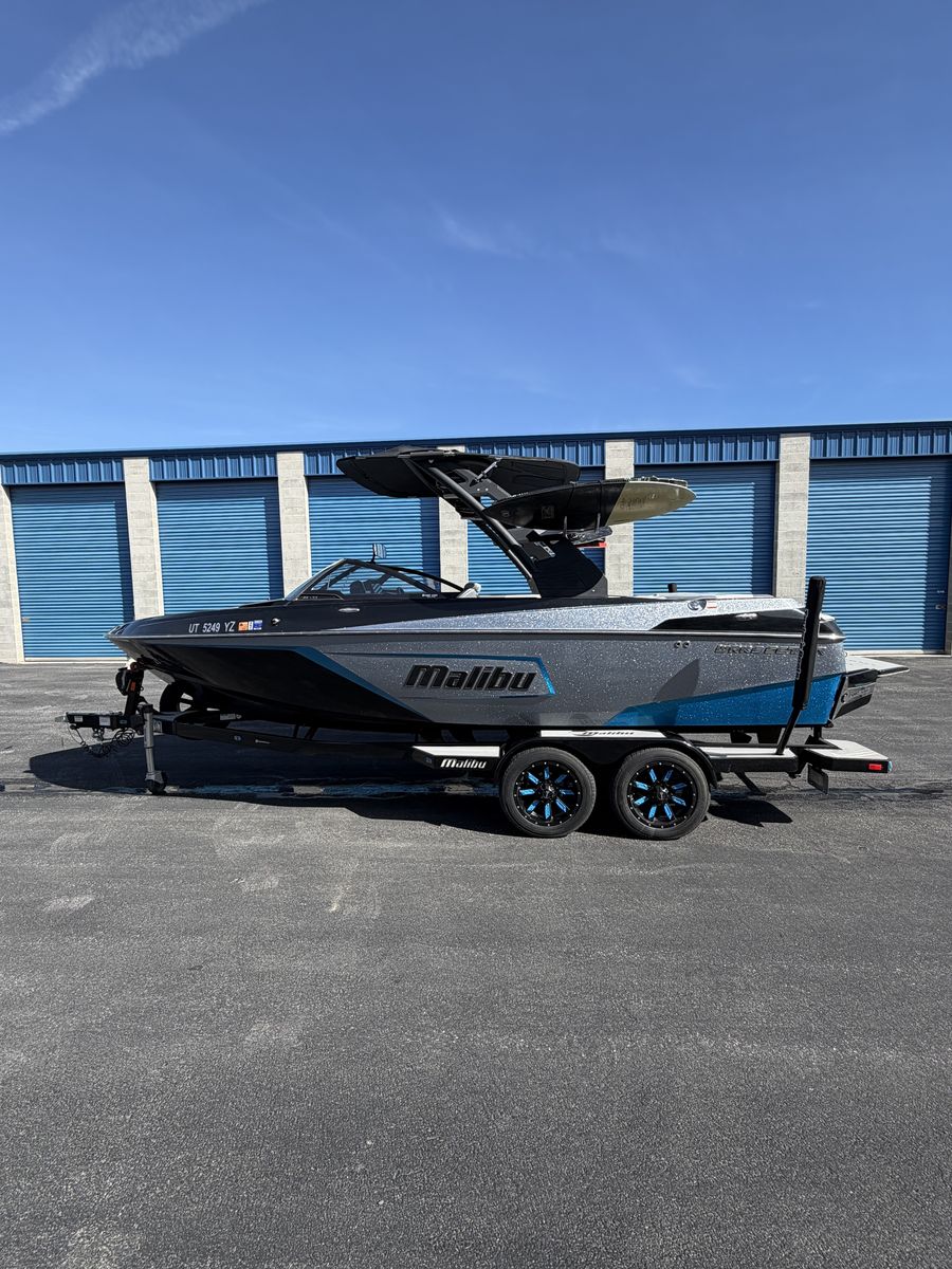 2019 Malibu 22 LSV