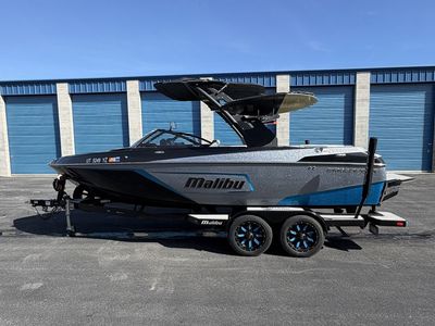 2019 Malibu 22 LSV