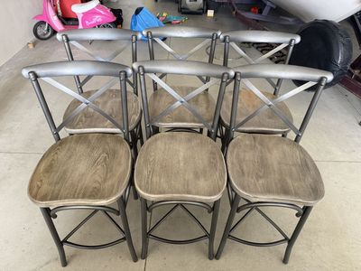 6 Farmhouse Style Counter Stools