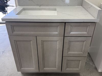 36 Inch Plywood Vanity Quartz Top Drawers Left