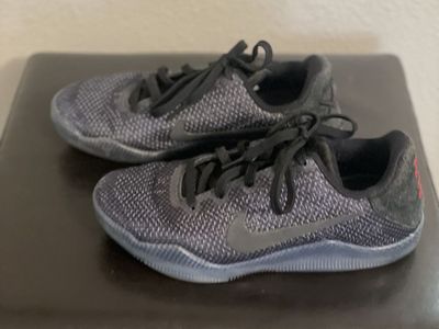 Kobe Kaws Boys basketball shoes