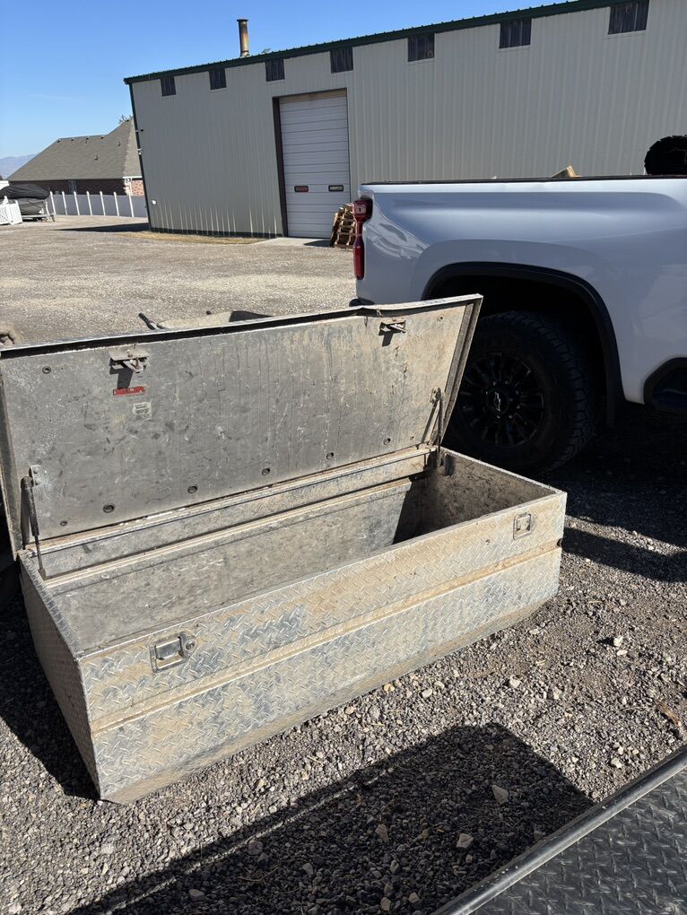 Aluminum Diamond Plate Truck Bed Tool Box