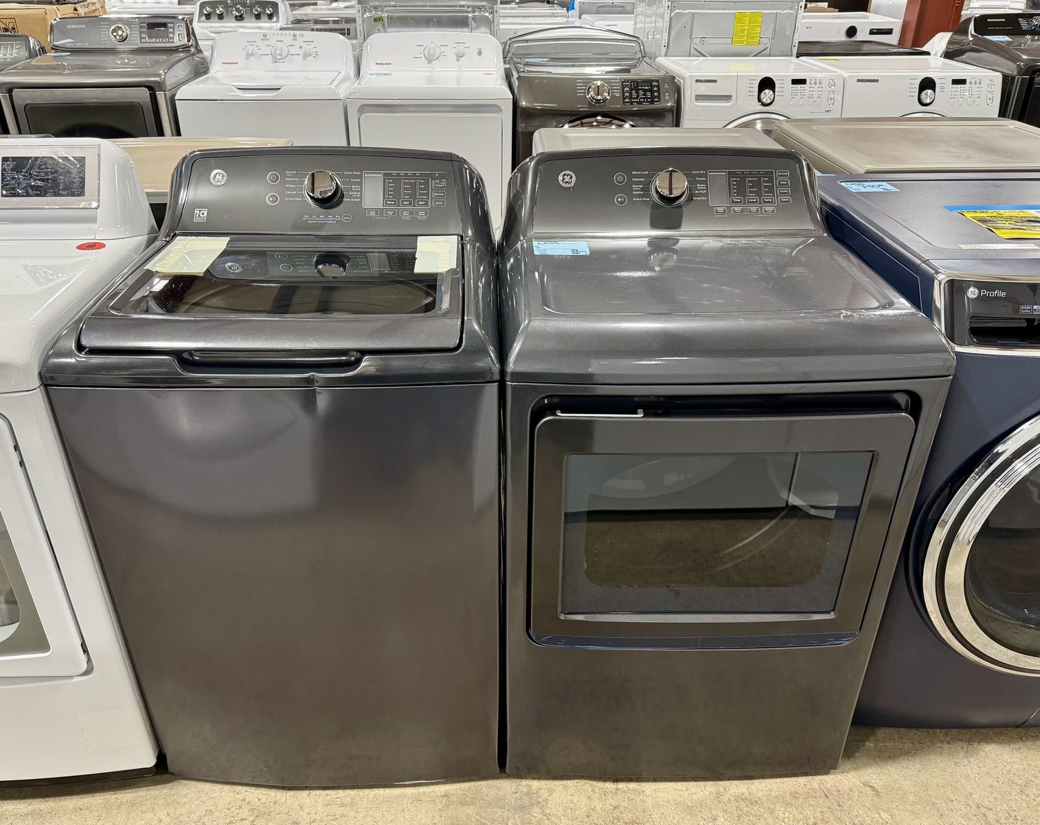 GE DIAMOND GRAY WASHER AND DRYER SET