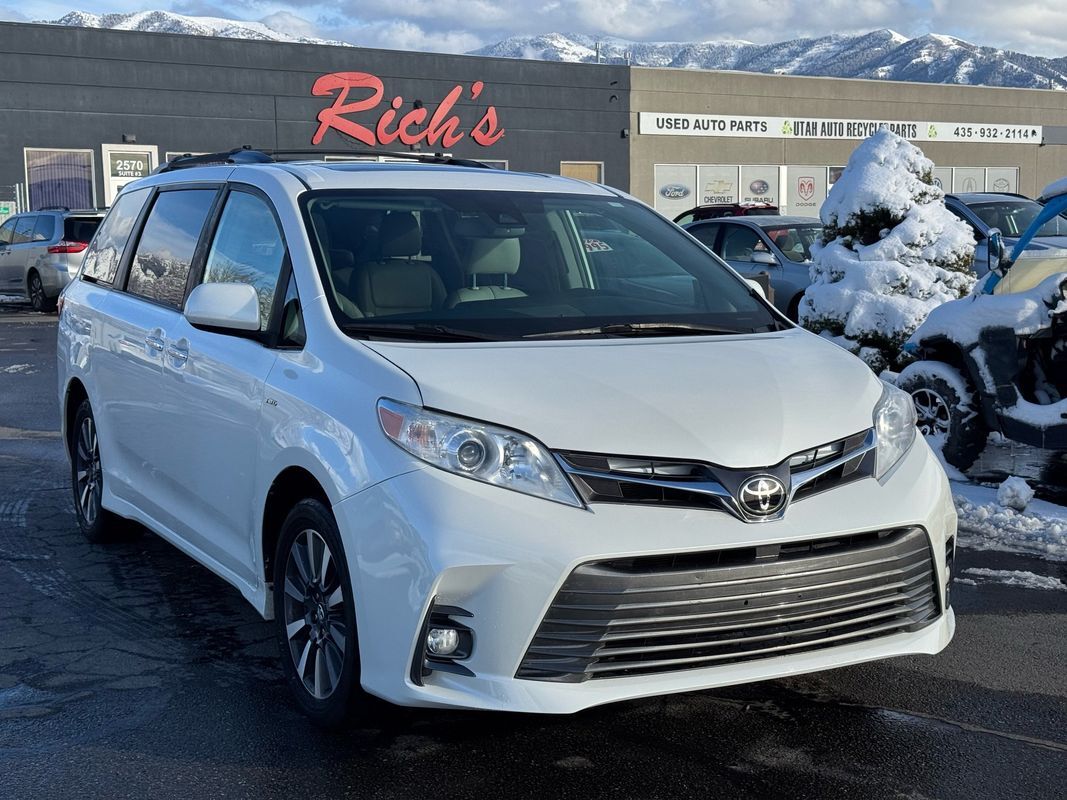 2019 Toyota Sienna XLE Premium 7-Passenger