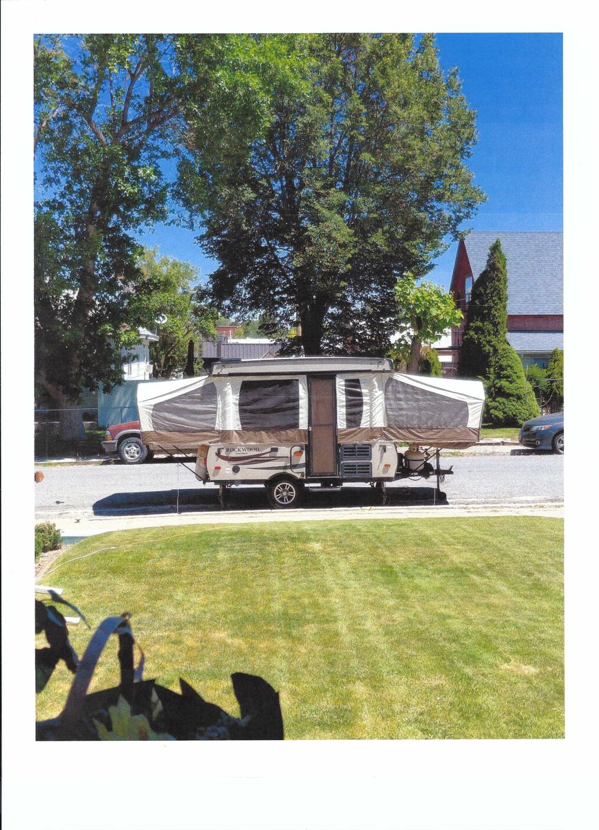 Forrest River RV (Rockwood Freedom Pop-Up Camper Trailer)