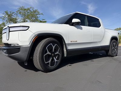2022 Rivian R1T Adventure