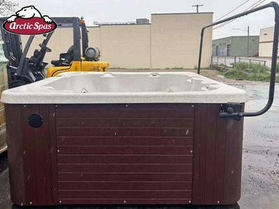 Arctic Spa Tempe 7' x 7' Refurbished
