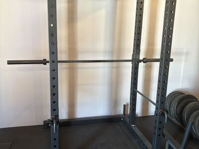 Gym Equipment (Full Setup!)