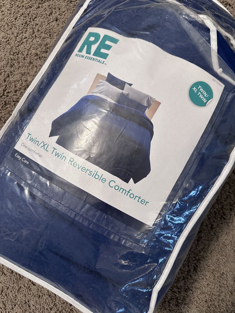 RE Room Essentials Twin/XL Twin Reversible Comforter - Navy Blue, Easy Care