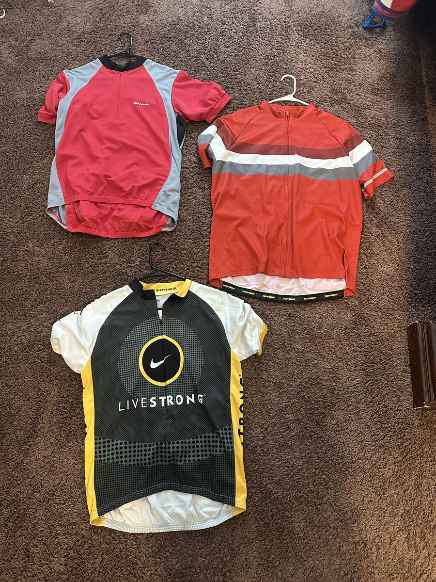 3 cycling tshirts size xL