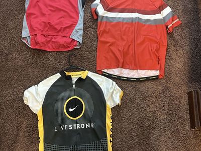 3 cycling tshirts size xL