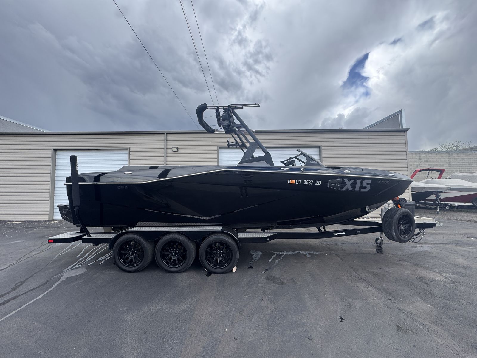 2022 Axis T250