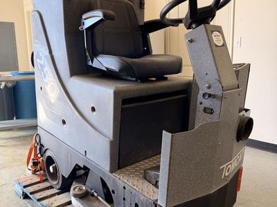 Tomcat 250 Floor Scrubber