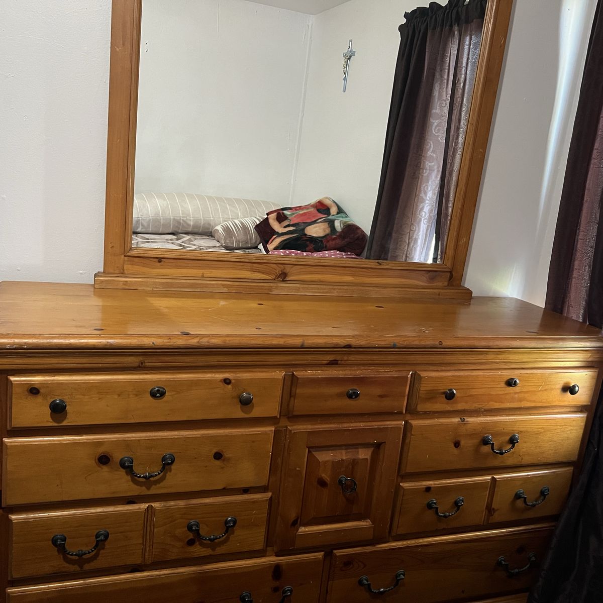 Sammuel Lawrence dresser