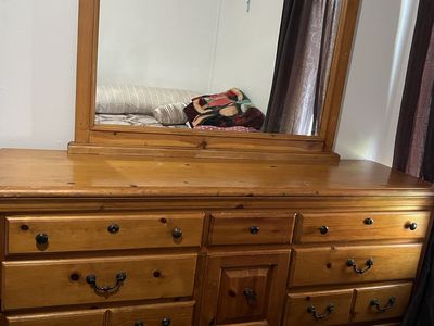 Sammuel Lawrence dresser