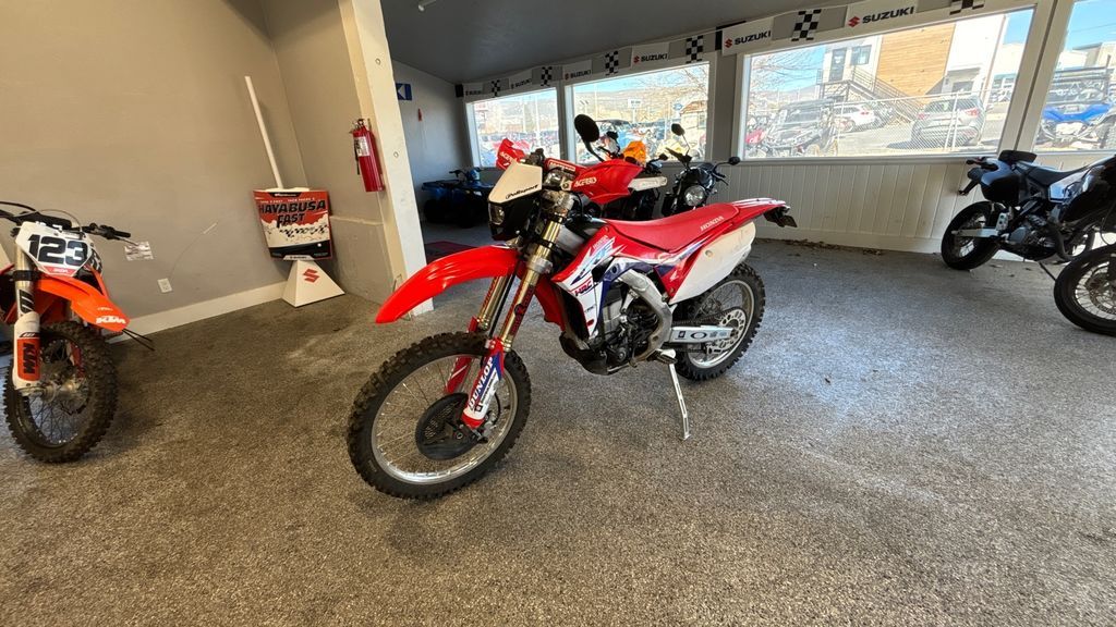 2017 Honda CRF450R Red - UH01368