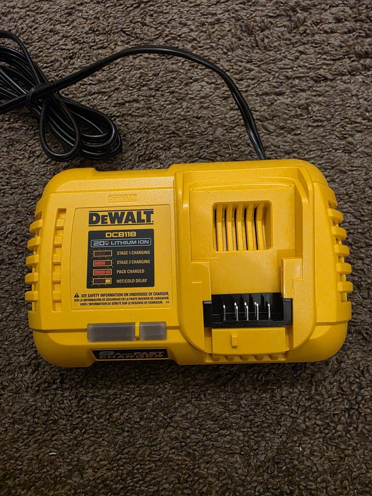 DEWALT 20V/60V MAX FLEXVOLT Lithium-ion Fan Cooled Fast Battery Charger DCB118