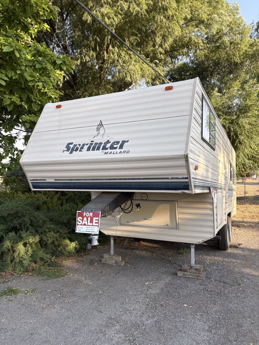 1990 Mallard Sprinter 5th Wheel Camper Trailer 