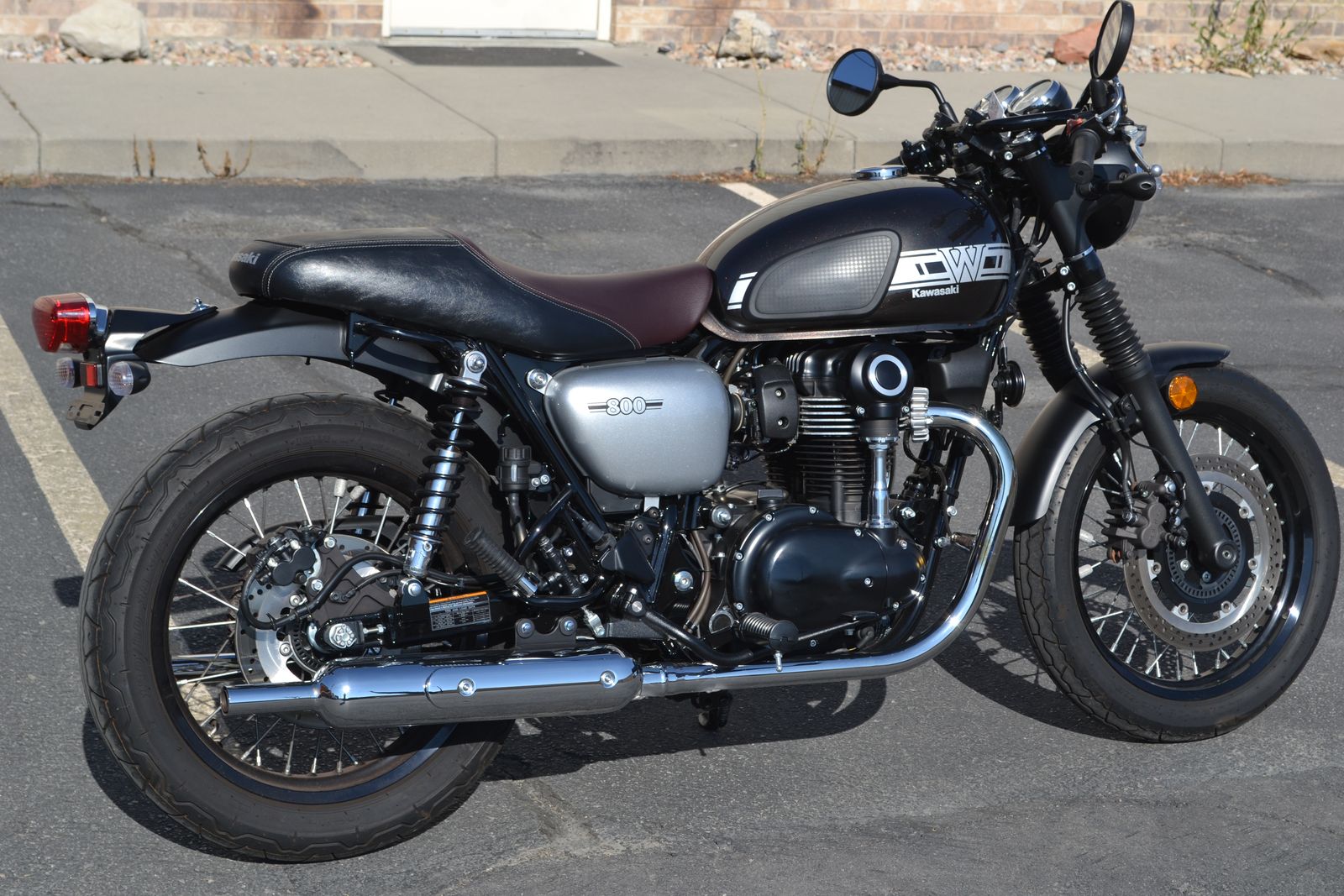 2019 Kawasaki W800 Cafe - LOW MILES - WARRANTY INCLUDED - similar to triumph bonneville