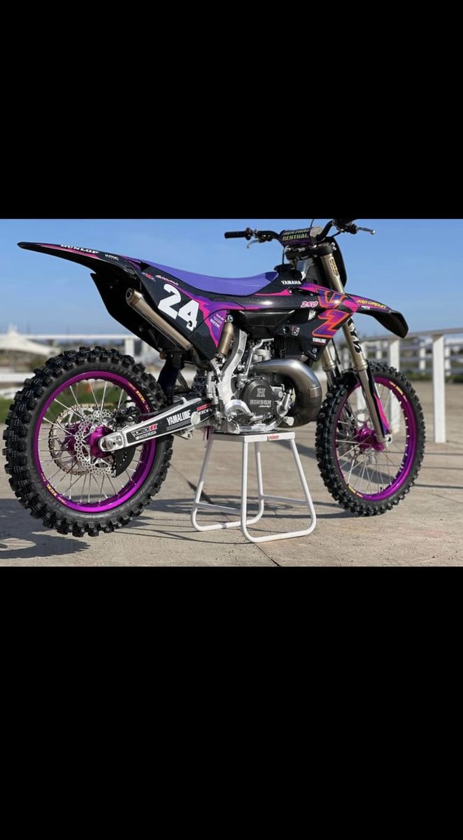 24 Yamaha yz 250