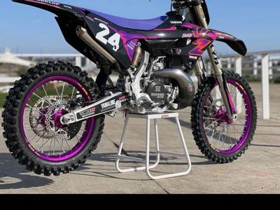 24 Yamaha yz 250
