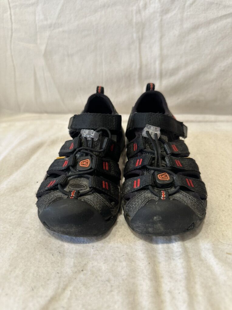 Keen Toddler Size 10 Gray/Red Trim Hiking Sandals