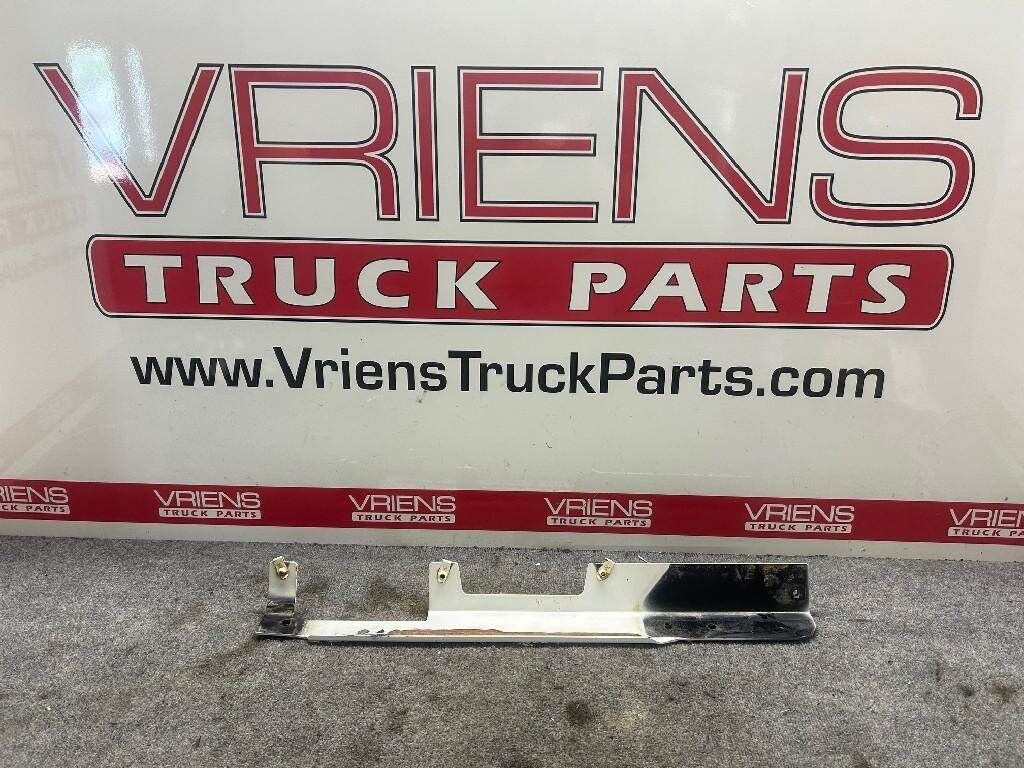 Freightliner Right Hood Part