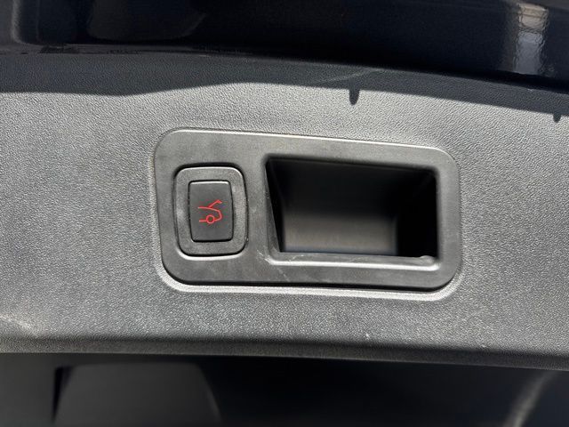 Main image 8