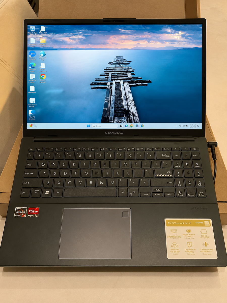 Like New 6 weeks old ASUS VivoBook Go 15.6” Laptop • Ryzen 3 • 8GB DDR5 • 256GB SSD • Complete in Original Box
