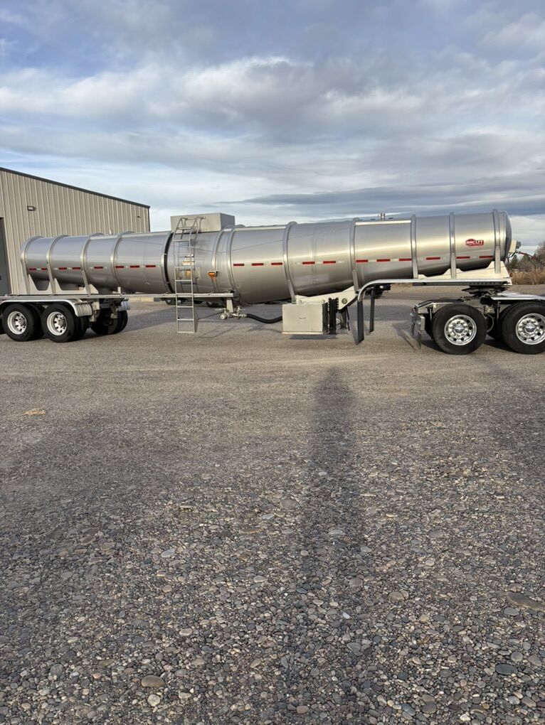 Mac 5600 Tank Trailer