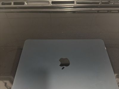2024 Macbook Air M3 13in 256gb