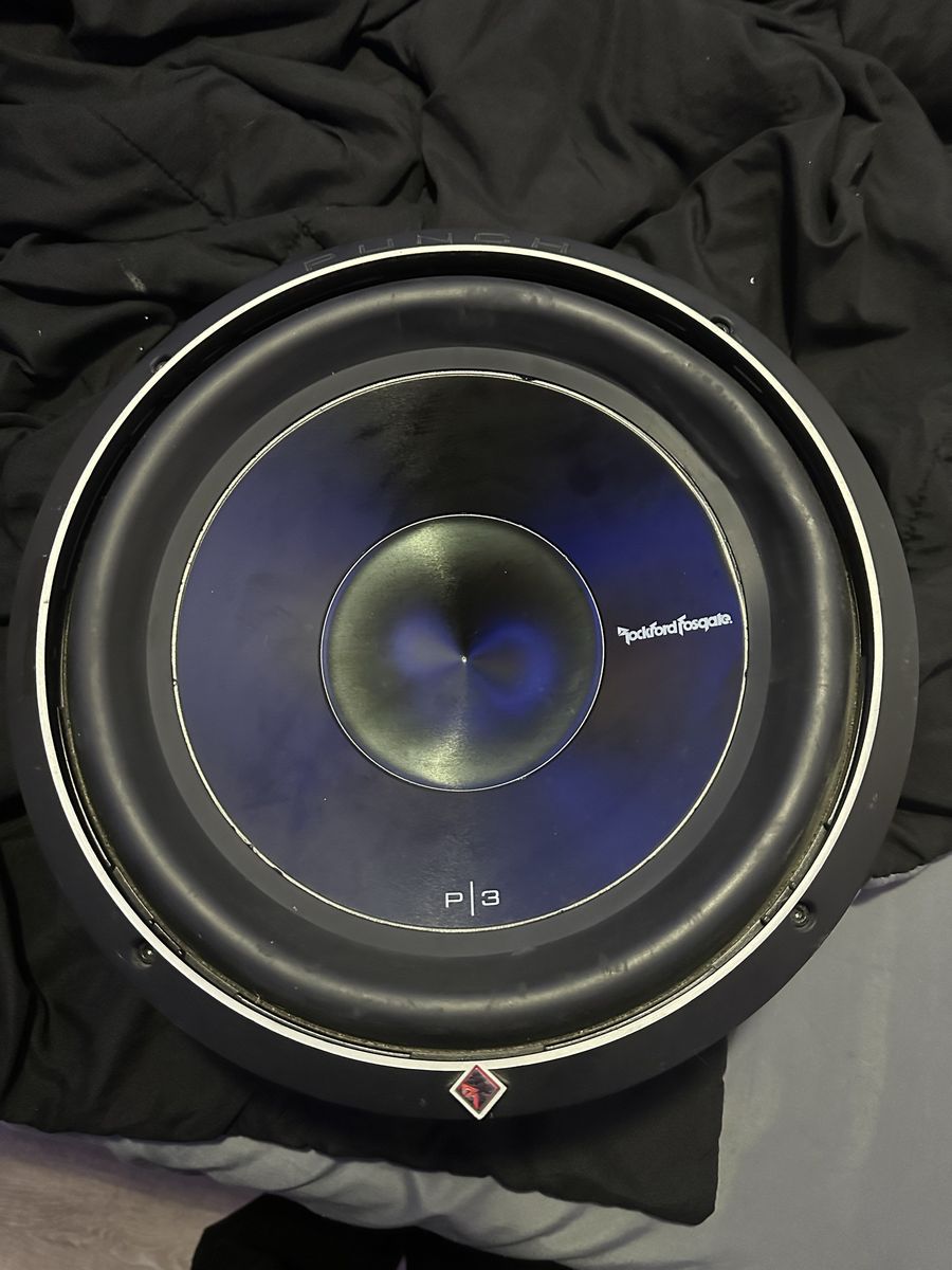 12” Rockfordfosgate subwoofer and Amps