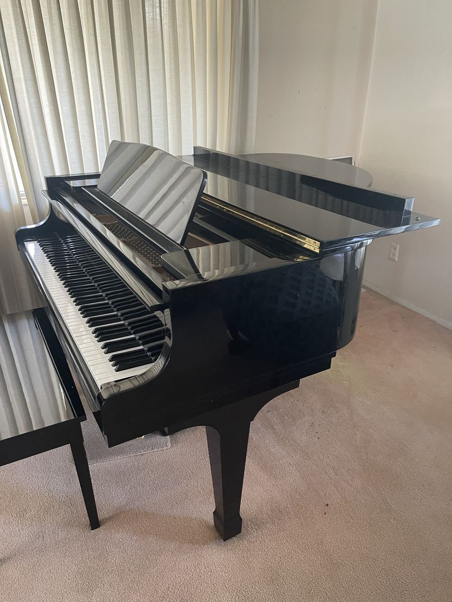 Kawai Grand Piano GE1 5’ 1” Ebony polish
