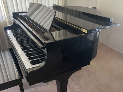 Kawai Grand Piano GE1 5’ 1” Ebony polish