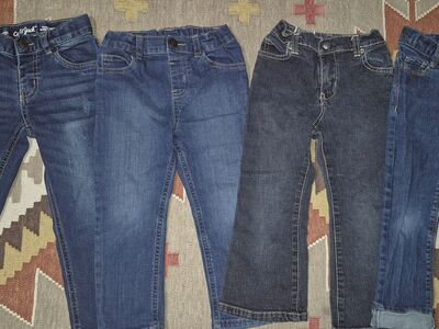 4 pairs of girls jeans 4 toddler Mint Condition