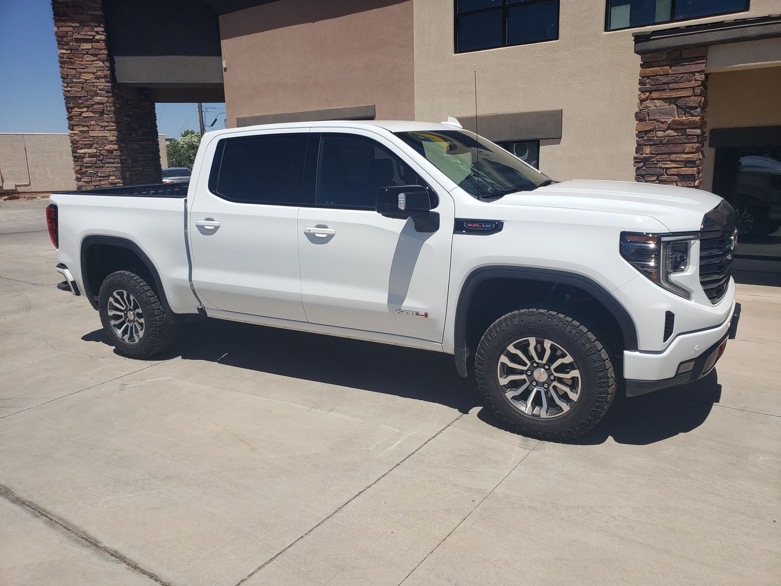 2023 GMC 1500 AT4