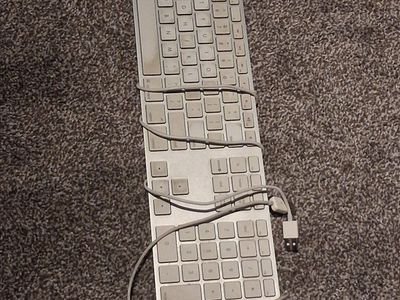 Apple Keyboard & Mouse