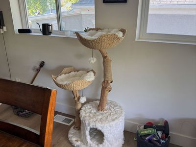 Mau Centi Cat Tree