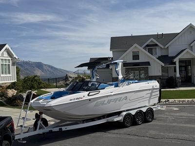 Supra SE 550 Wake Boat with Trailer - White and Blue