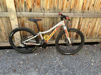 Scale JR 24" Plus Mountain Bike