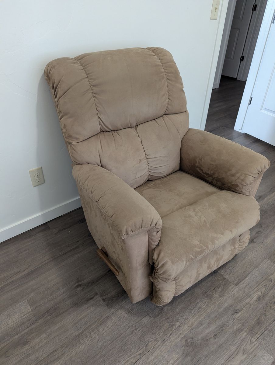 Tan L-Z-Boy Recliner