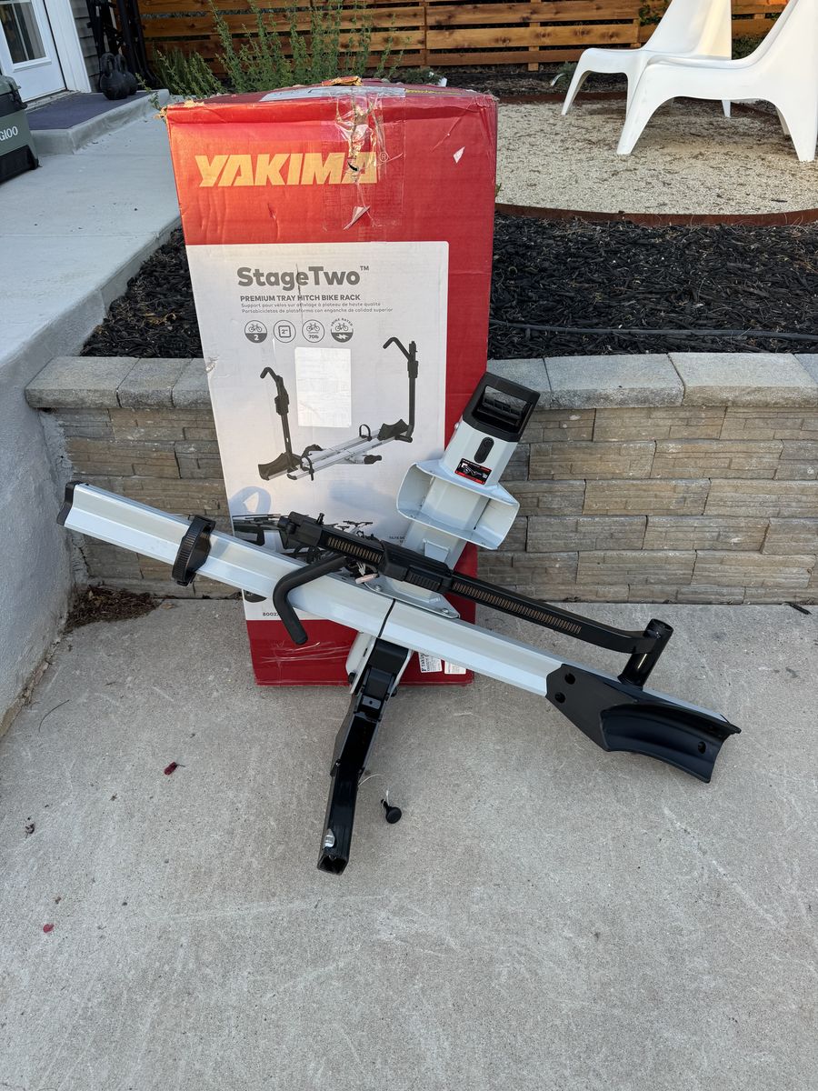 NEW Yakima Stage 2 Bike Rack
