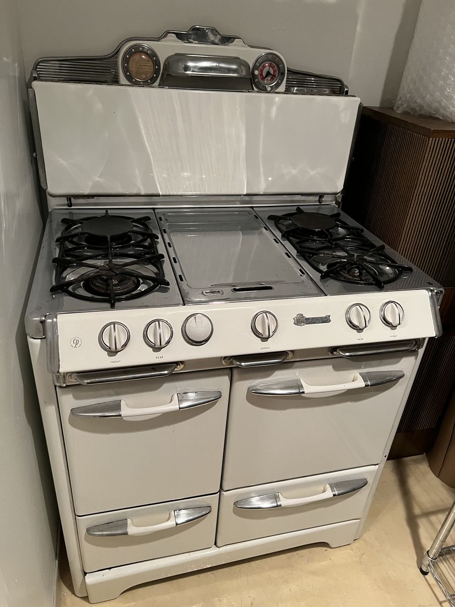 O’Keefe & Merritt Gas Stove