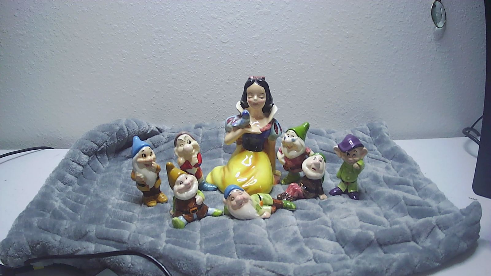 Vintage Disney Snow White and the 7 Dwarfs Figurines Enesco Japan