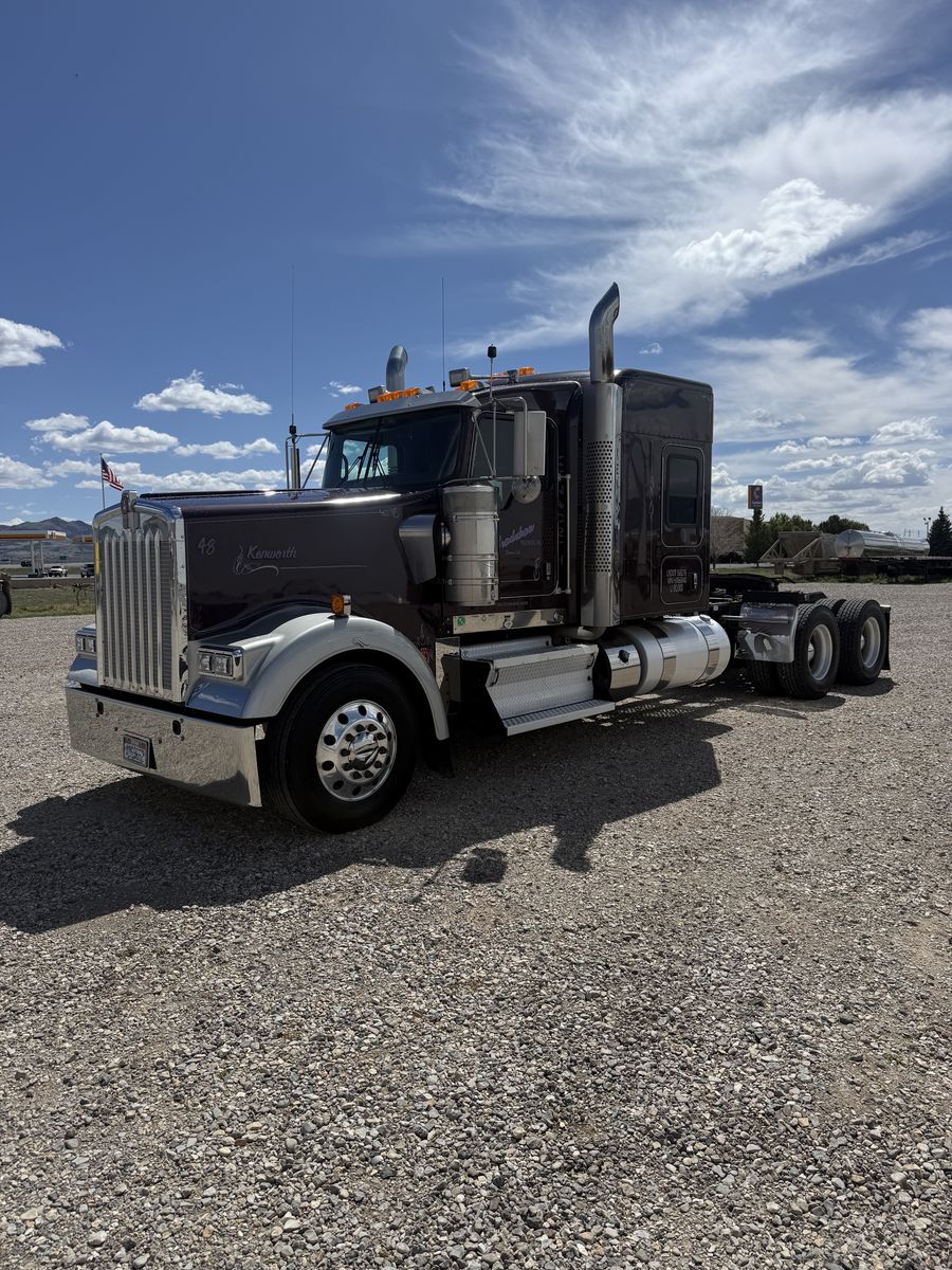 2017 Kenworth W900 