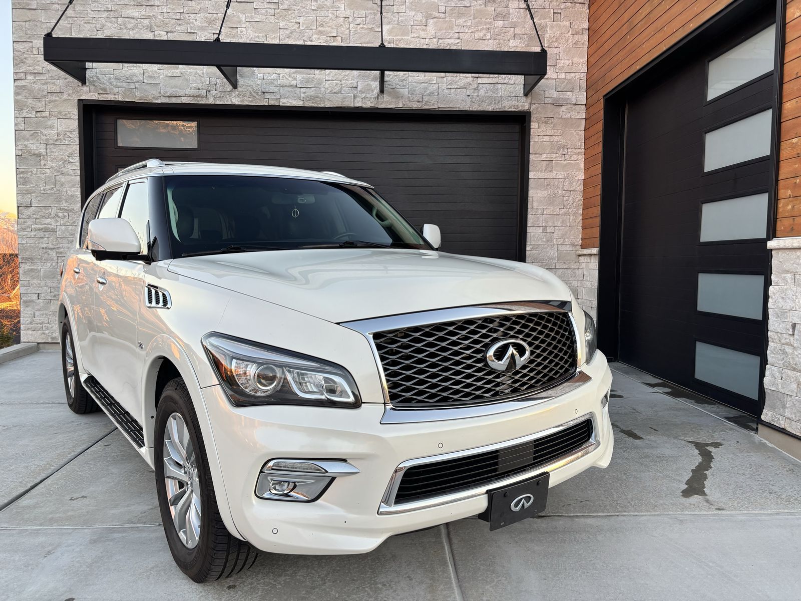 2016 Infiniti QX80 Base