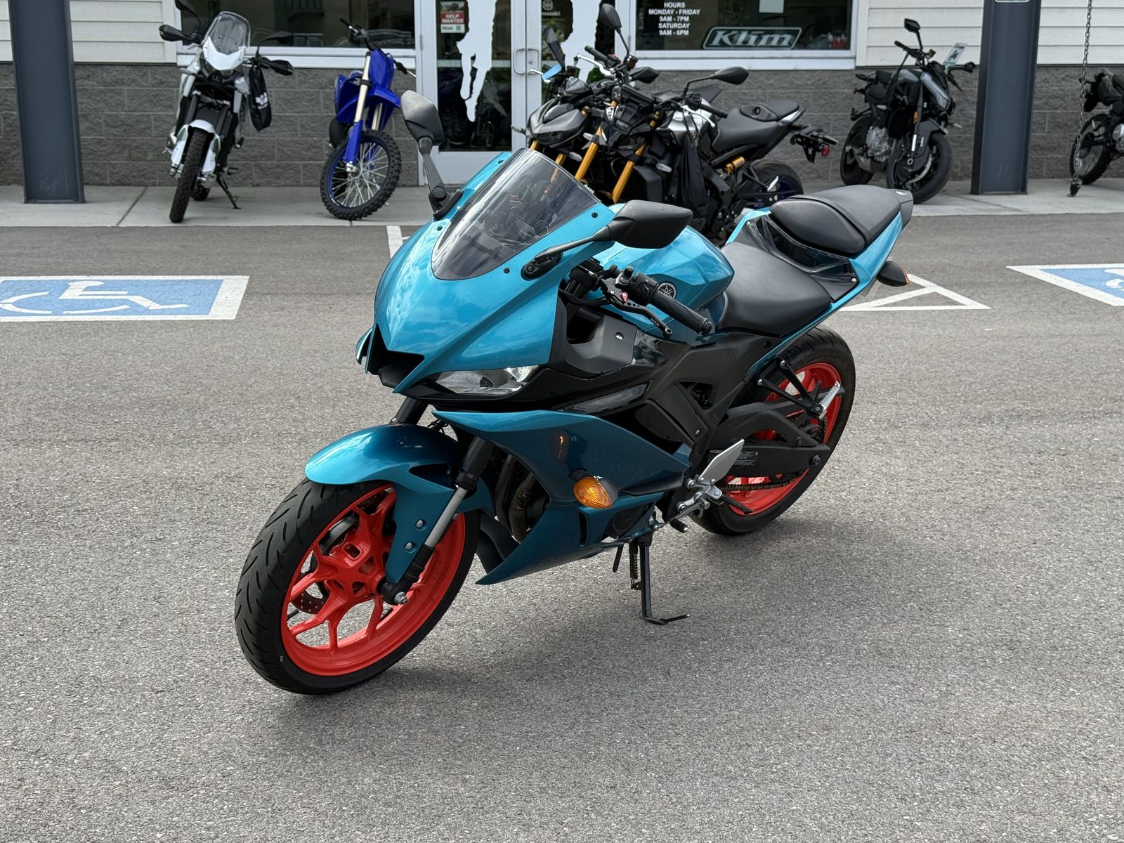 Main image 3