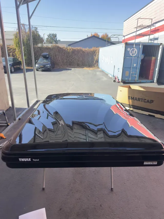 Brand new Thule Basin Wedge 2 person Hardshell Rooftop tent