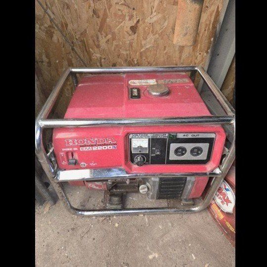 Vintage Honda Generator EM 2200X Runs Great